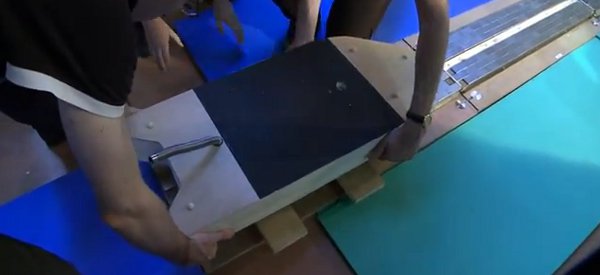 MagSurf : Un skate à lévitation supraconductrice sur le modèle de l'overboard