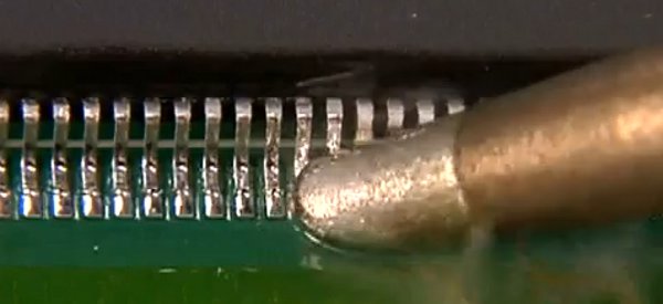Comment réaliser une soudure parfaite de composants électroniques montés en surface ?