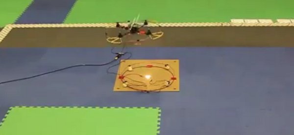 Un drone capable de transmettre de l'énergie sans fil vers une station au sol
