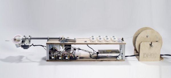 DIWire Bender : Une machine qui plie du fil métallique selon un modèle 2D ou 3D 