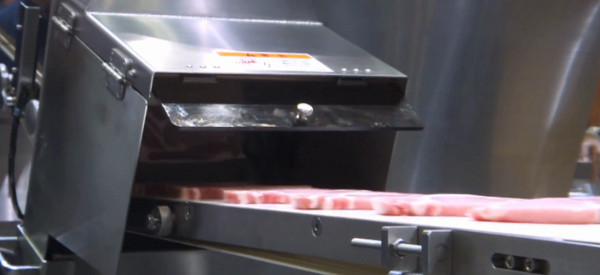 Une machine qui scanne la viande en 3D pour réaliser des tranches de même poids
