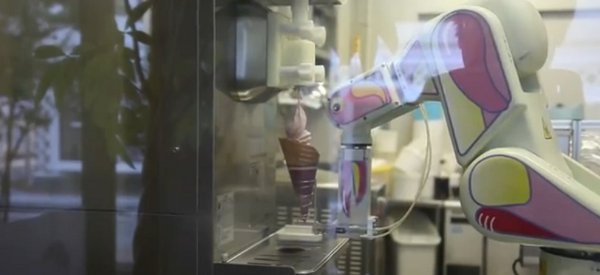 Vidéo : le robot Japonais qui vous prépare des glaces à l'Italienne.