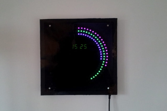 DIY : Une magnifique horloge avec 180 LED RGB à base d'Arduino