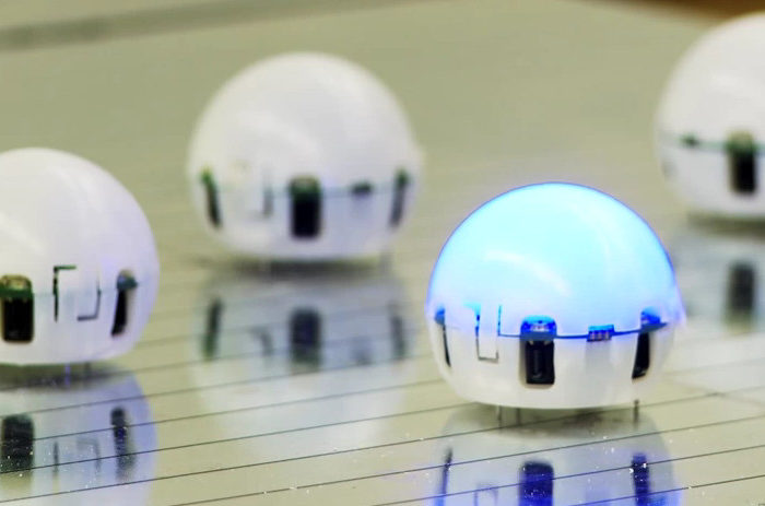 Droplets : Un essaim de robot de la taille d'une balle de ping pong