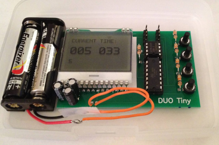 DUO Tiny : Un ordinateur programmable construit avec un ATtiny84