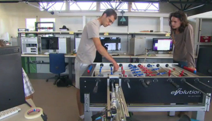 Projet : Le robot champion de babyfoot de l'EPFL