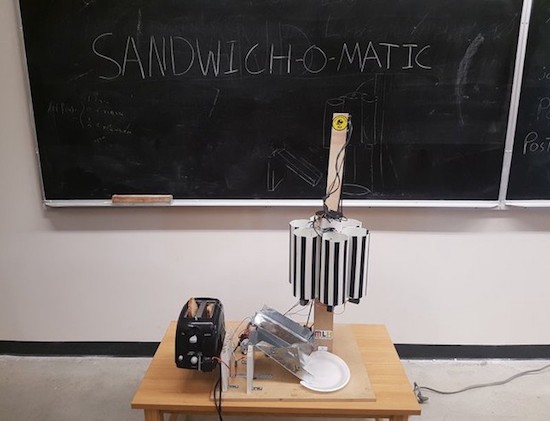 Sandwich-o-matic : La machine à base d'arduino qui réalise des sandwichs à la demande