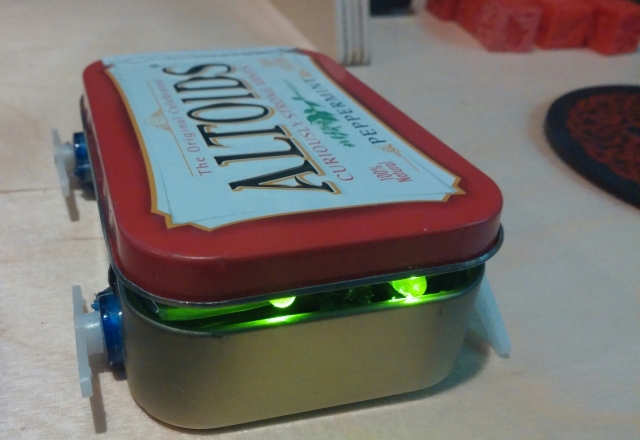 Tiny Tin : Un petit robot qui tient dans une boite d'Altoids