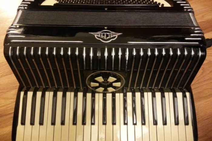 DIY : Comment transformer un accordéon en instrument MIDI ?